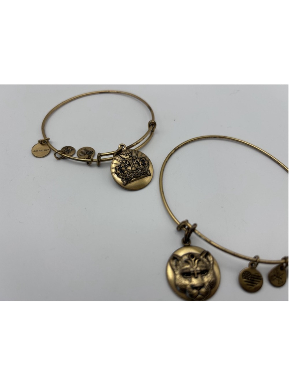 Bracelet Set Alex And Ani Gold Tone Bangle Lion Flag Charm Wild Heart 8 In - Picture 9 of 10
